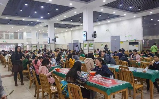 企業(yè)食堂承包商味萊客餐飲公司經(jīng)營(yíng)現(xiàn)場(chǎng)環(huán)境圖片